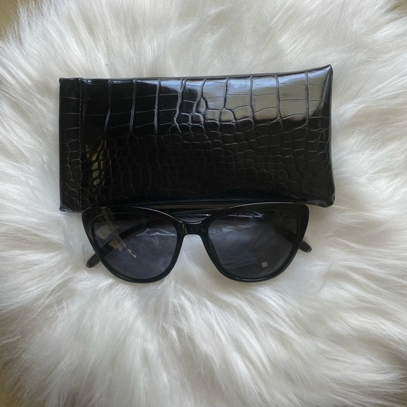 Rachel Zoe Accessories - New Rachel Zoe Nina Sunglasses black